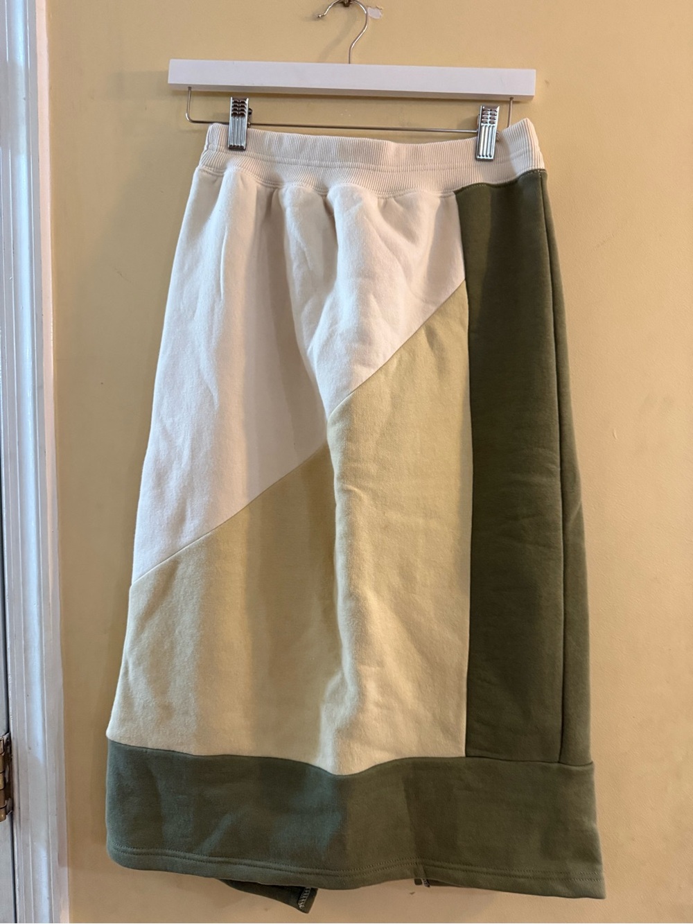 Daily Practice for Anthropologie Colorblock Olive Green and Cream Set, small - Picture 5 of 13